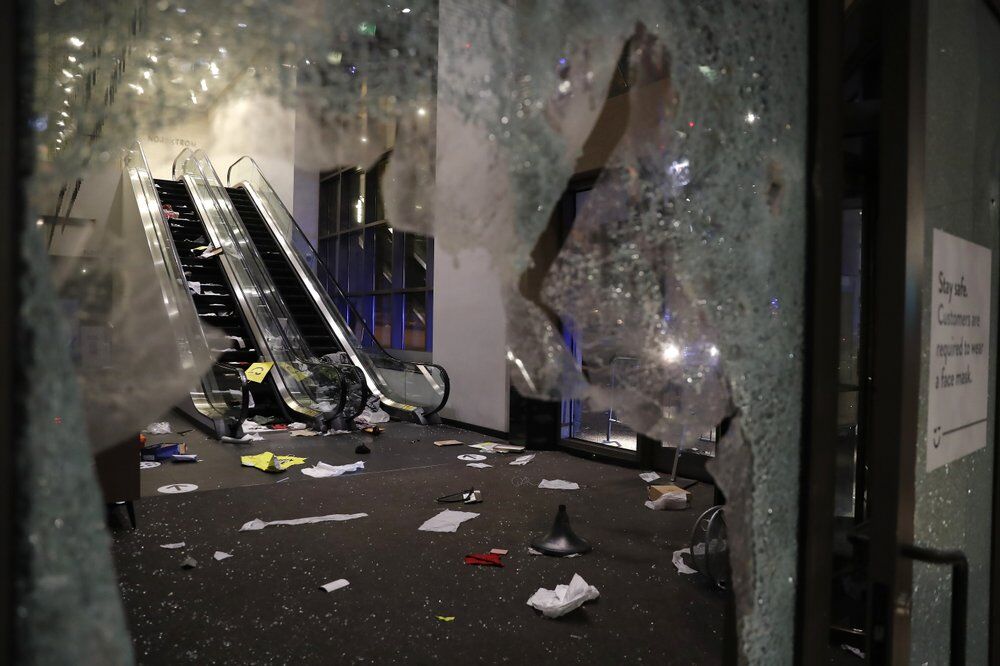 CHICAGO RIOTS - 8-10-2020 1.jpeg